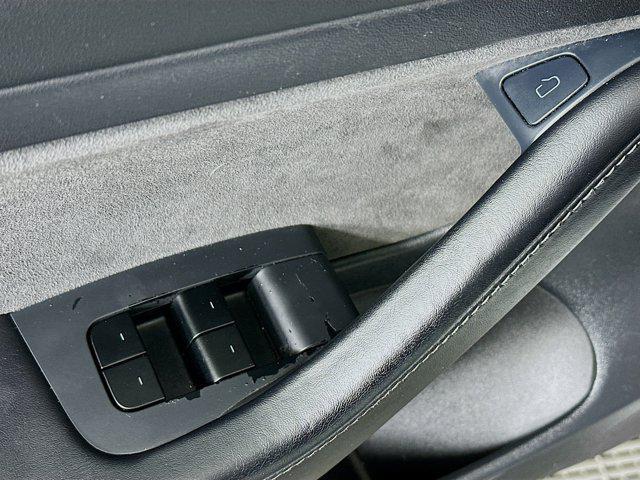 Photo of 2021 Pearl White Multi-Coat Tesla Model 3