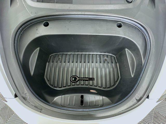 Photo of 2021 Pearl White Multi-Coat Tesla Model 3