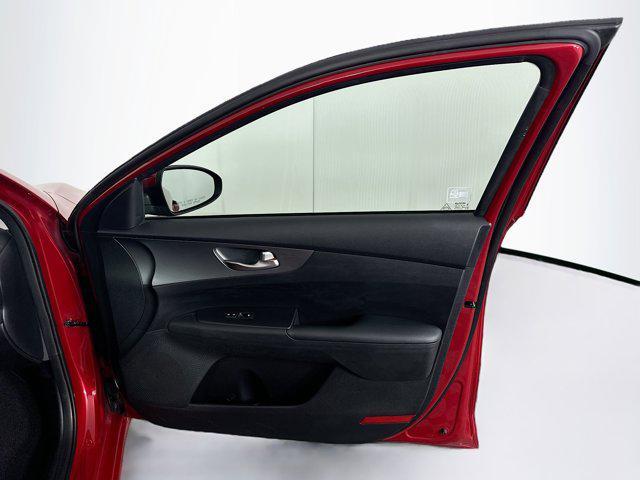 Photo of 2021 Currant Red Kia Forte