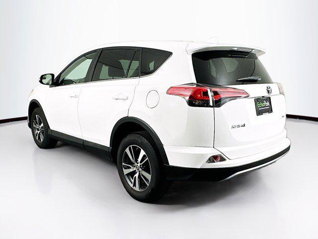 Photo of 2018 Super White Toyota RAV4