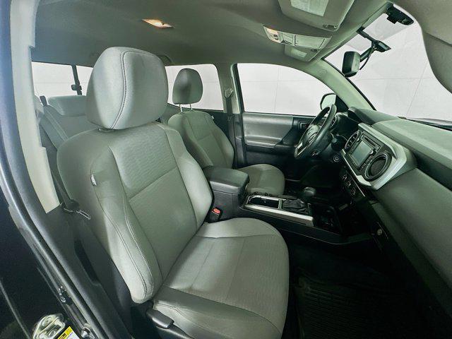 Photo of 2016 Black Toyota Tacoma