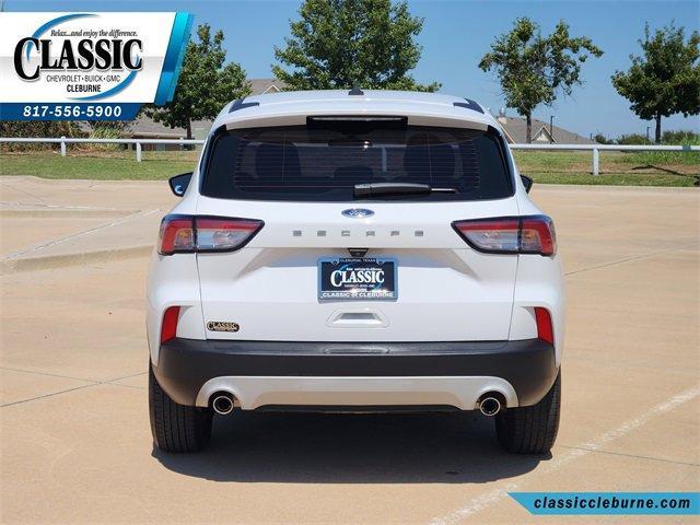 Photo of 2022 White Ford Escape
