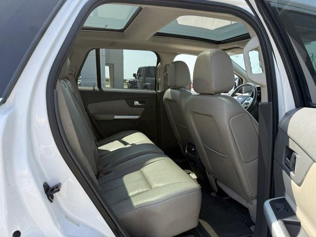 Photo of 2013 White Ford Edge