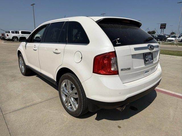 Photo of 2013 White Ford Edge