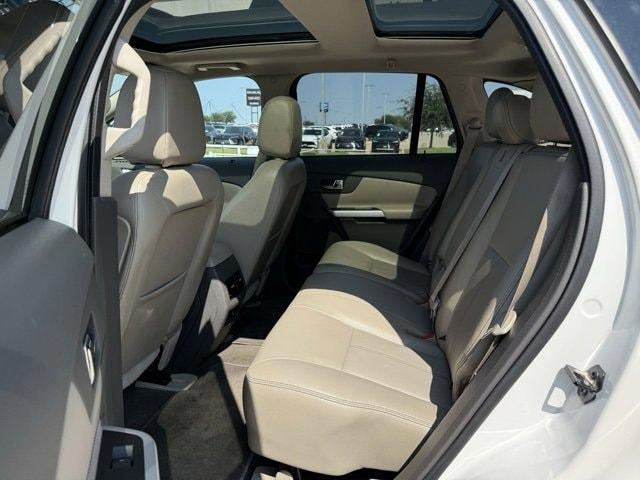 Photo of 2013 White Ford Edge
