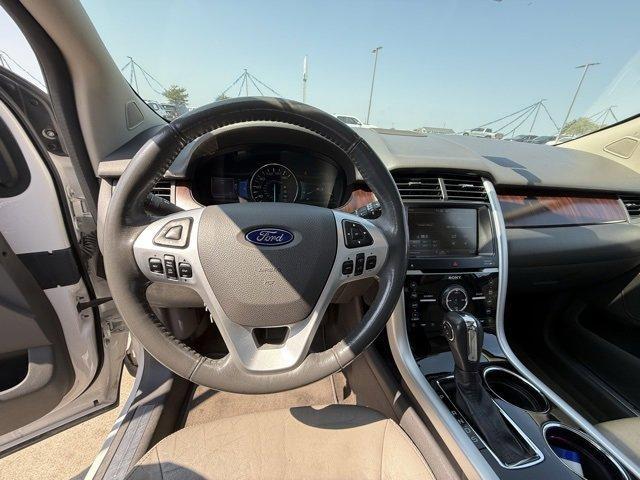 Photo of 2013 White Ford Edge