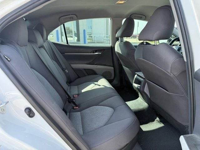 Photo of 2022 White Toyota Camry Hybrid