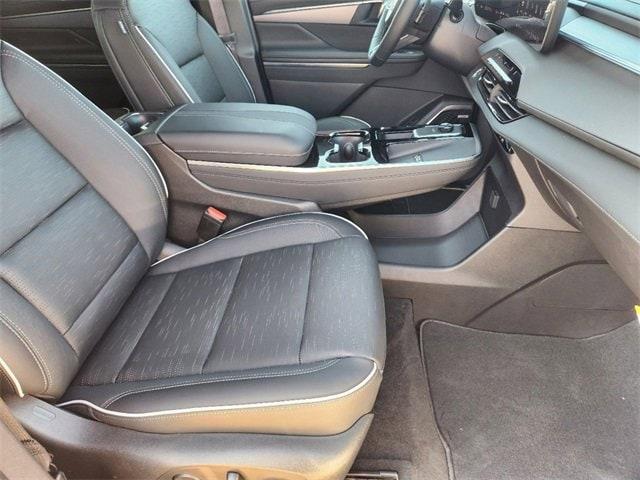 Photo of 2025 White Frost Tri-Coat Buick Enclave