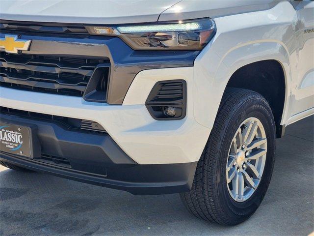 Photo of 2026 Summit White Chevrolet Colorado