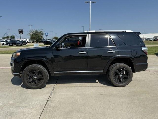 Photo of 2016 Black Toyota 4Runner