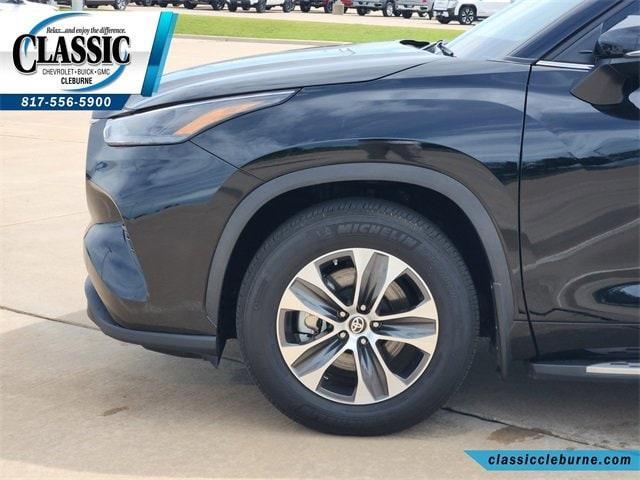 Photo of 2024 Black Toyota Highlander