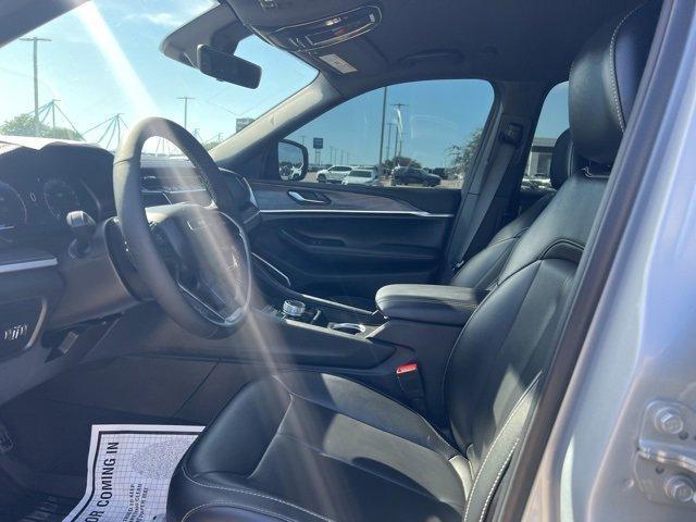 Photo of 2025 Silver Jeep Grand Cherokee L
