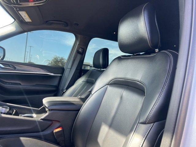 Photo of 2025 Silver Jeep Grand Cherokee L
