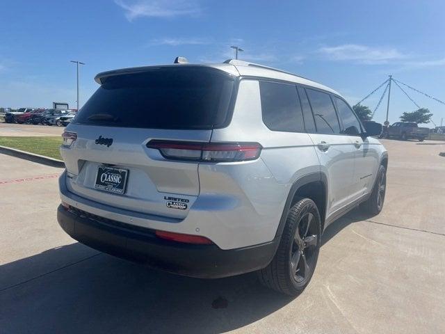 Photo of 2025 Silver Jeep Grand Cherokee L
