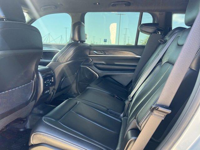 Photo of 2025 Silver Jeep Grand Cherokee L