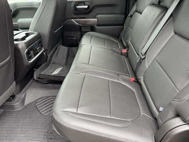 Photo of 2022 Silver Ice Metallic Chevrolet Silverado 1500