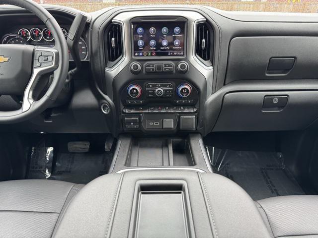 Photo of 2022 Silver Ice Metallic Chevrolet Silverado 1500