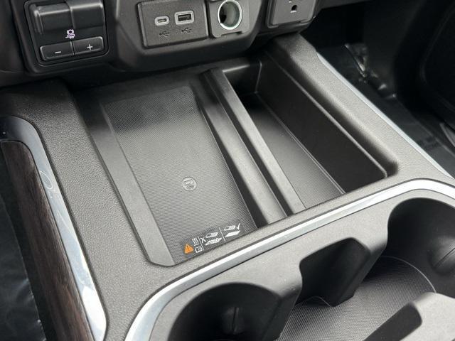 Photo of 2022 Silver Ice Metallic Chevrolet Silverado 1500