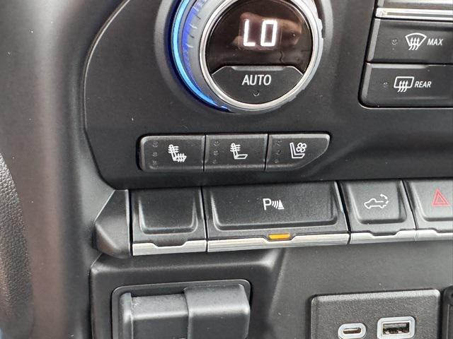 Photo of 2022 Silver Ice Metallic Chevrolet Silverado 1500