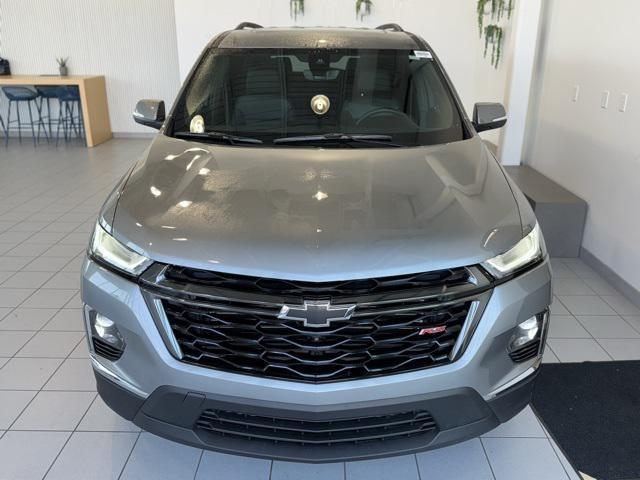 Photo of 2023 Silver Chevrolet Traverse