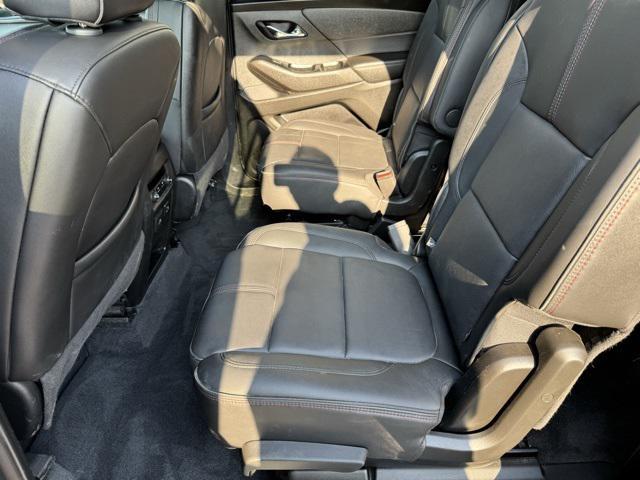 Photo of 2023 Silver Chevrolet Traverse