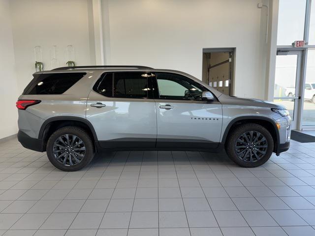 Photo of 2023 Silver Chevrolet Traverse