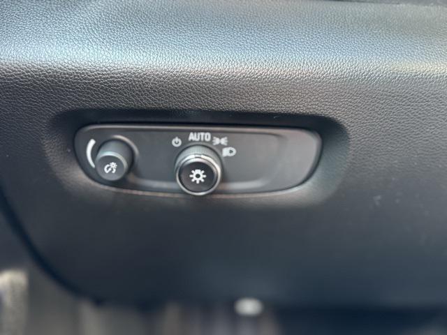 Photo of 2023 Silver Chevrolet Traverse