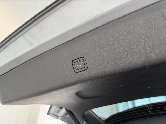 Photo of 2023 Silver Chevrolet Traverse