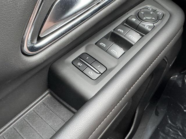 Photo of 2022 Iridescent Pearl Tricoat Chevrolet Tahoe