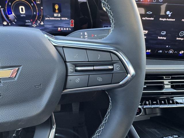 Photo of 2025 Summit White Chevrolet Traverse