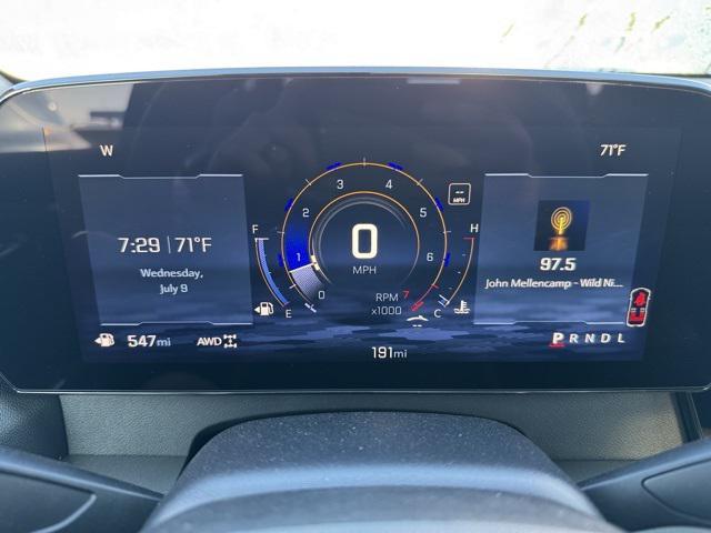 Photo of 2025 Summit White Chevrolet Traverse