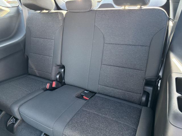 Photo of 2025 Summit White Chevrolet Traverse