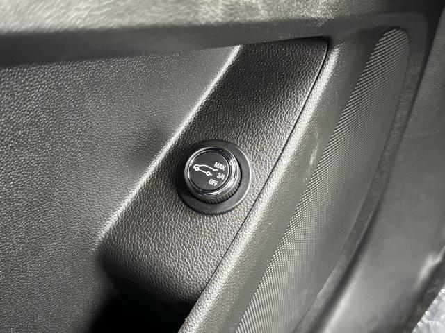 Photo of 2023 Mosaic Black Metallic Chevrolet Traverse