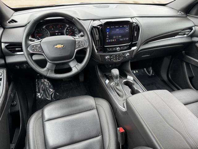 Photo of 2023 Mosaic Black Metallic Chevrolet Traverse