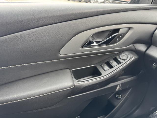 Photo of 2023 Mosaic Black Metallic Chevrolet Traverse