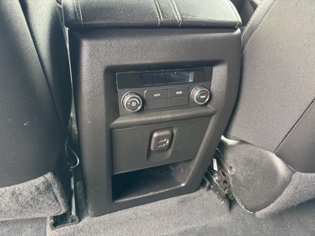 Photo of 2023 Mosaic Black Metallic Chevrolet Traverse