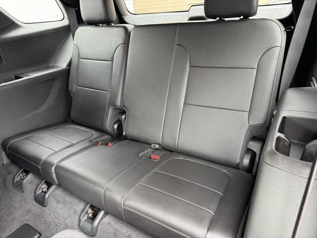 Photo of 2023 Mosaic Black Metallic Chevrolet Traverse