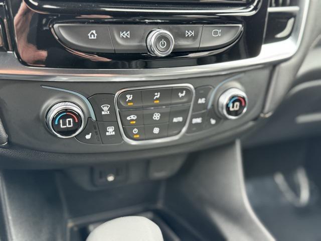 Photo of 2023 Mosaic Black Metallic Chevrolet Traverse