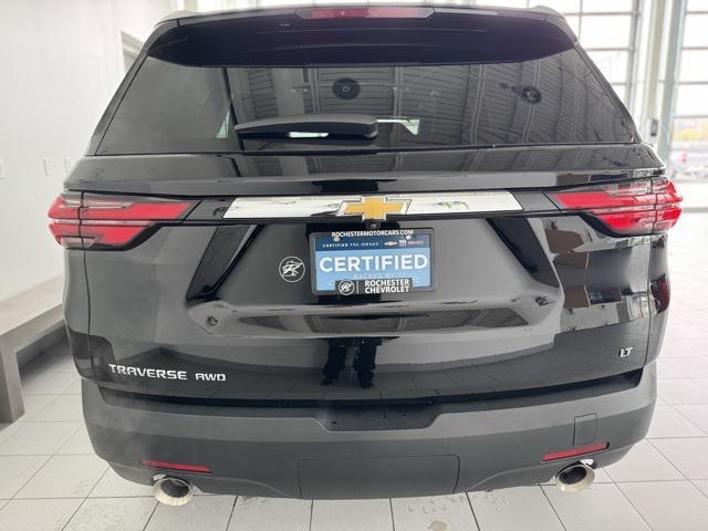 Photo of 2023 Mosaic Black Metallic Chevrolet Traverse