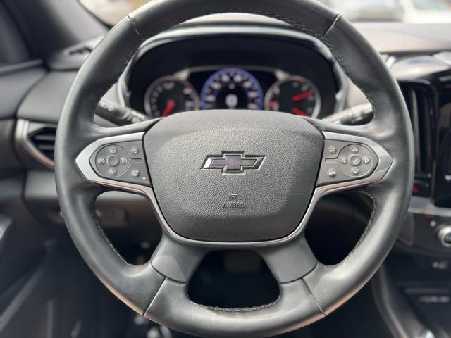 Photo of 2023 Summit White Chevrolet Traverse