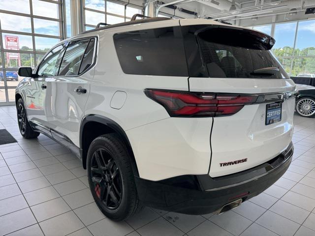 Photo of 2023 Summit White Chevrolet Traverse