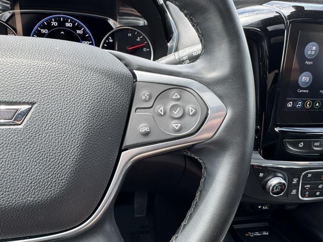 Photo of 2023 Summit White Chevrolet Traverse