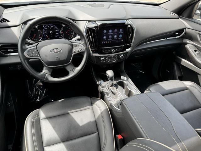 Photo of 2023 Summit White Chevrolet Traverse