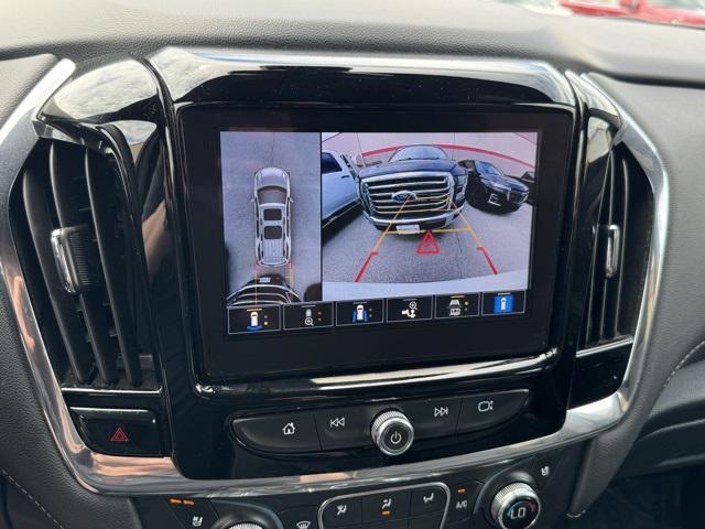 Photo of 2023 Summit White Chevrolet Traverse