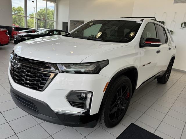 Photo of 2023 Summit White Chevrolet Traverse