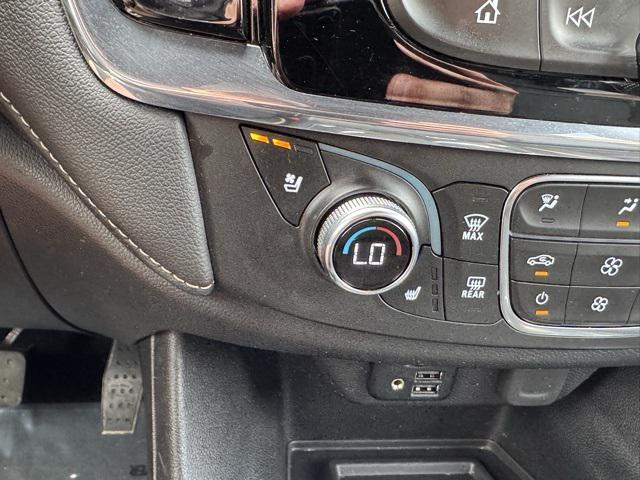 Photo of 2023 Summit White Chevrolet Traverse