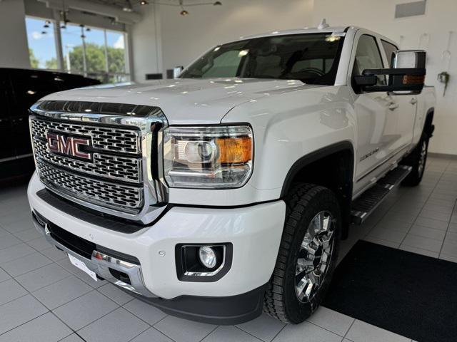 Photo of 2019 White Frost Tricoat GMC Sierra 2500