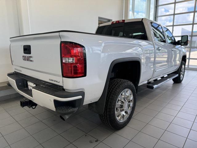 Photo of 2019 White Frost Tricoat GMC Sierra 2500