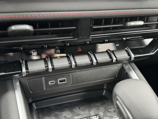 Photo of 2025 Radiant Red Chevrolet Colorado