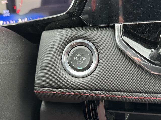 Photo of 2025 Radiant Red Chevrolet Colorado
